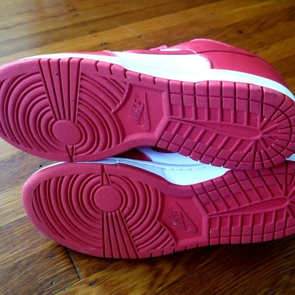 Men'sDunk Low Retro SP St.Johns Nike Size 10.5 Red & White - Picture 4 of 6